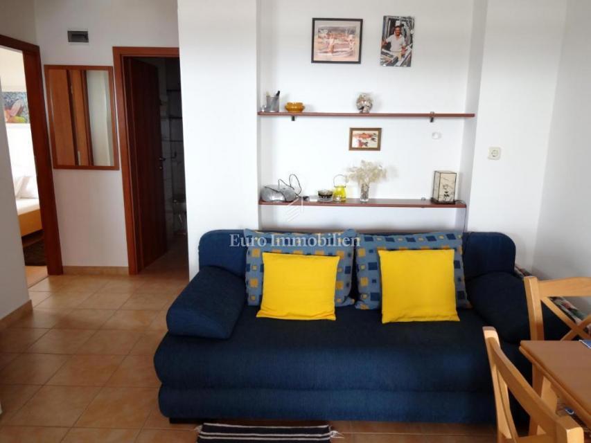 Klenovica hiša s sedmimi apartmaji