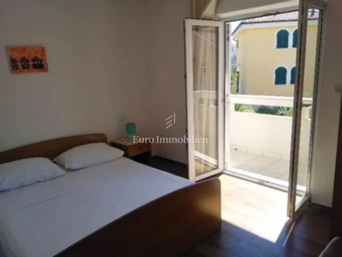Novalja - samostojna hiša z 9 apartmaji