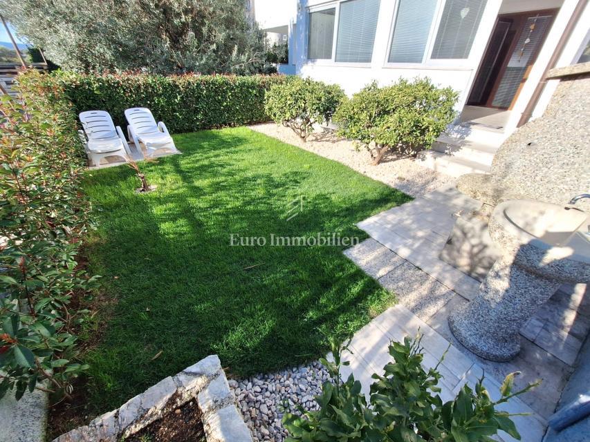 Mesto Krk - apartma z vrtom v bližini plaže