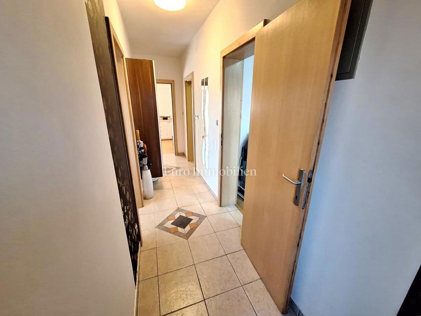 Mesto Krk - apartma z vrtom v bližini plaže