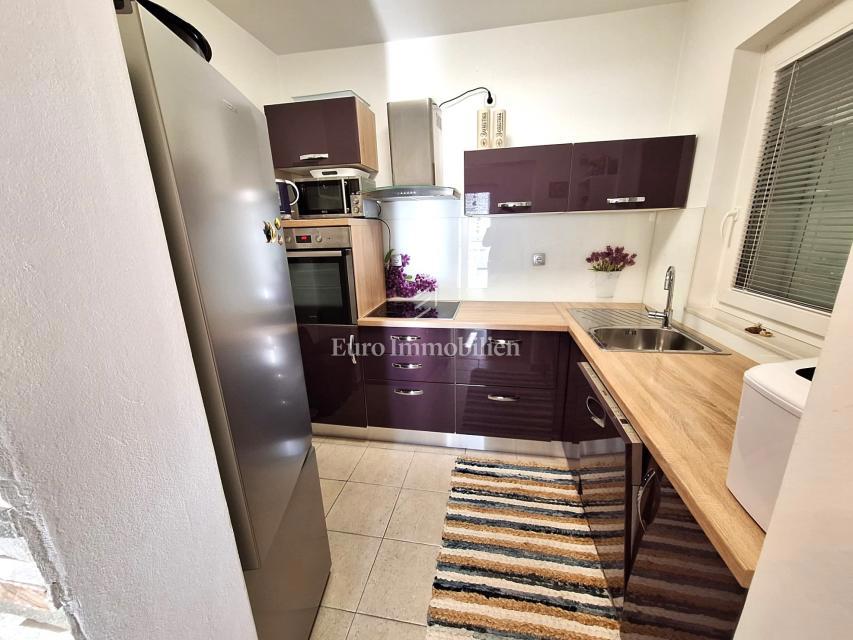 Mesto Krk - apartma z vrtom v bližini plaže