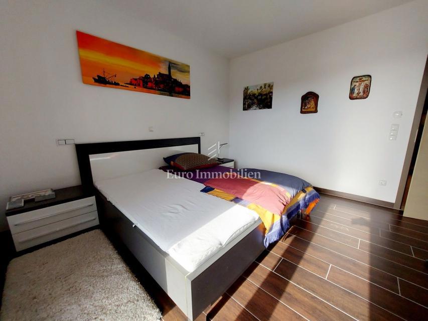 Rovinj - moderna vila z velikim vrtom