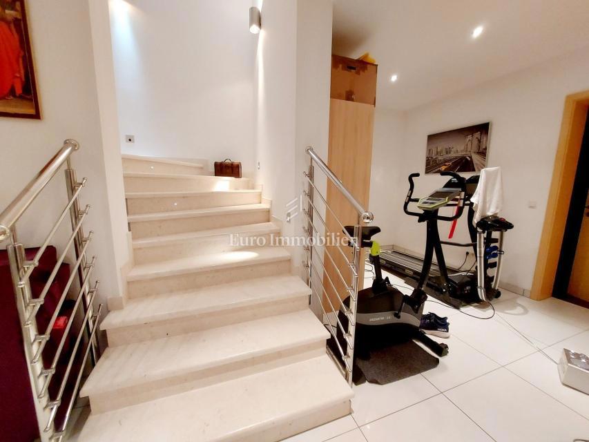 Rovinj - moderna vila z velikim vrtom