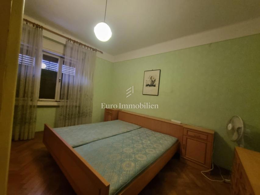 Crikvenica - hiša za obnovo