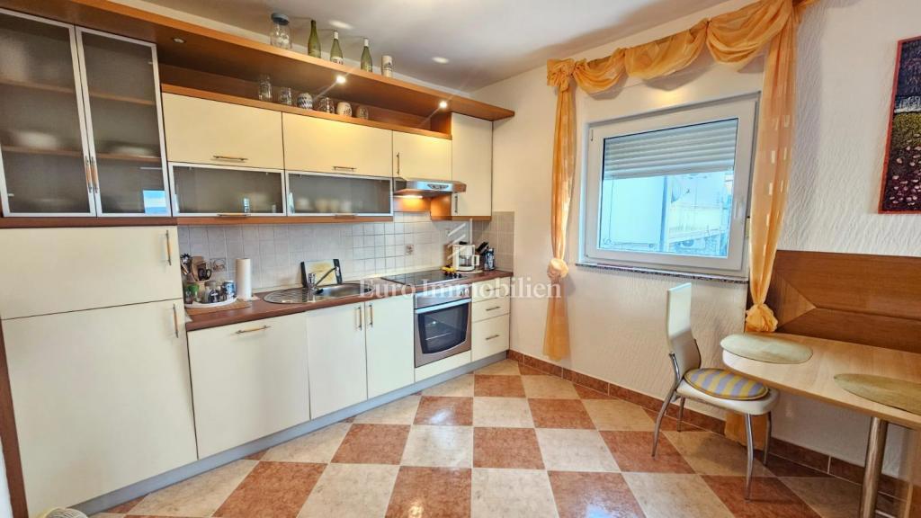 Crikvenica - opremljeno in opremljeno stanovanje v bližini morja