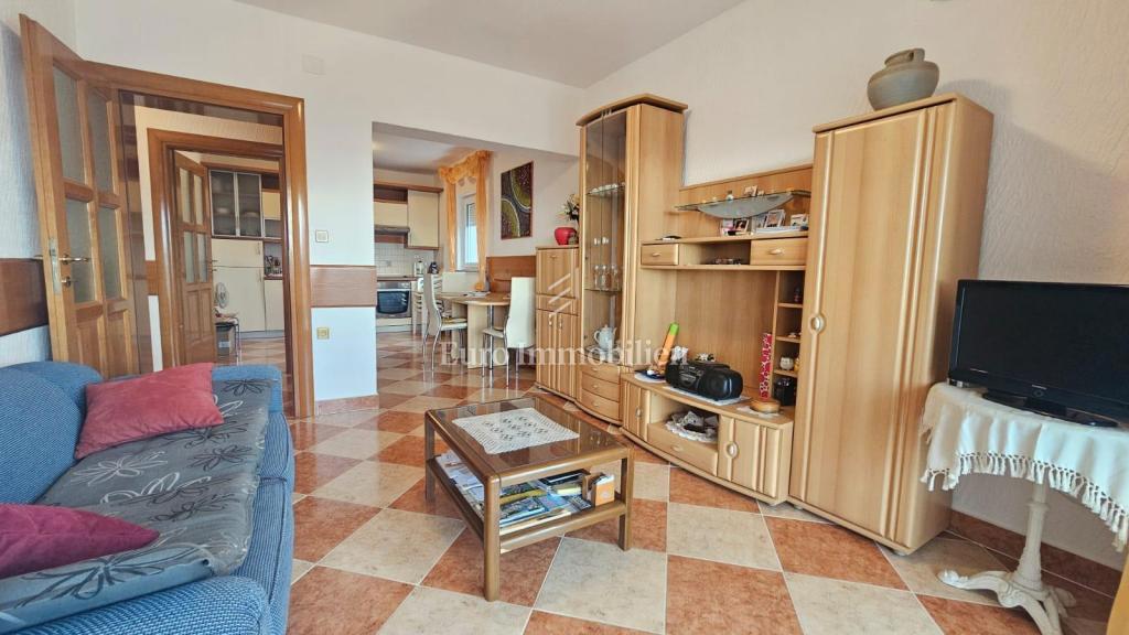 Crikvenica - opremljeno in opremljeno stanovanje v bližini morja