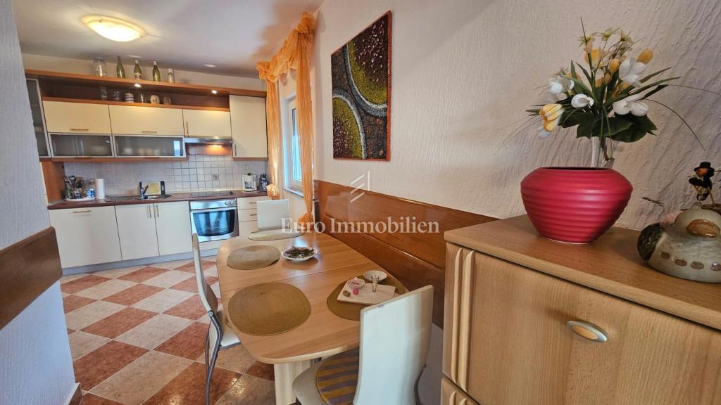 Crikvenica - opremljeno in opremljeno stanovanje v bližini morja