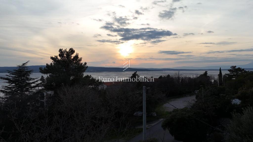 Crikvenica - hiša v treh etažah, 2. red od morja
