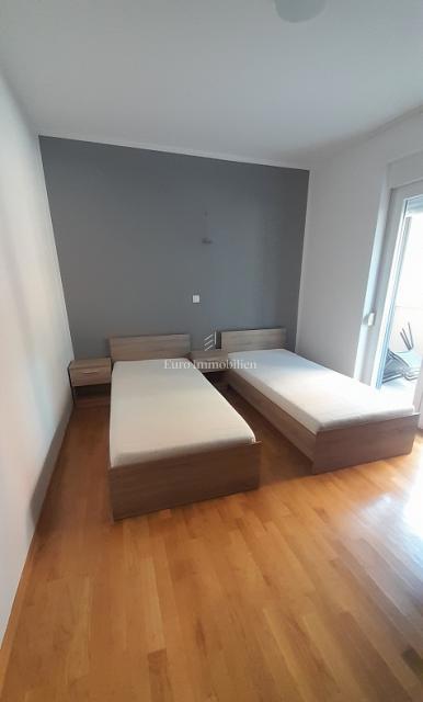 Mandre - apartma v pritličju, 2. vrsta do plaže
