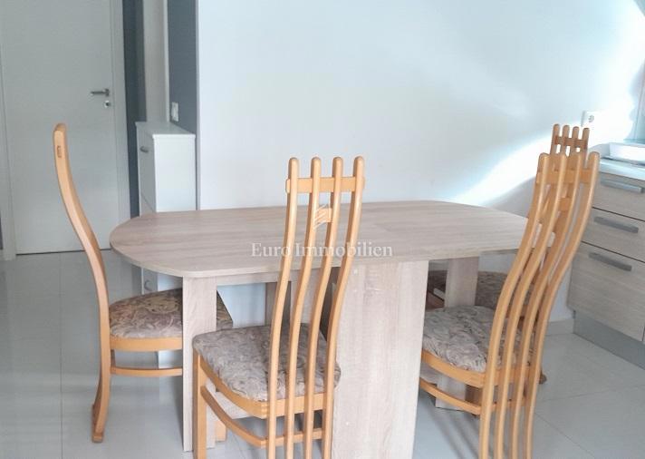 Mandre - apartma v pritličju, 2. vrsta do plaže