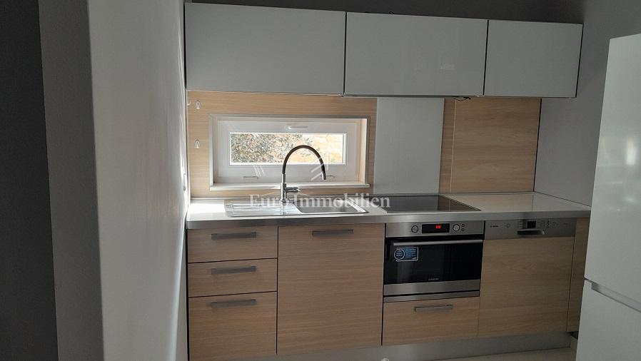 Mandre - apartma v pritličju, 2. vrsta do plaže