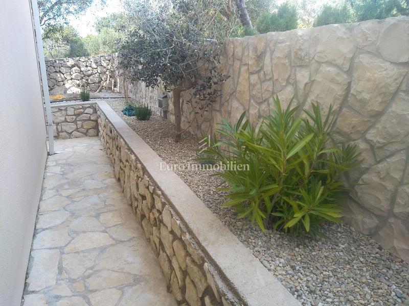 Mandre - apartma v pritličju, 2. vrsta do plaže