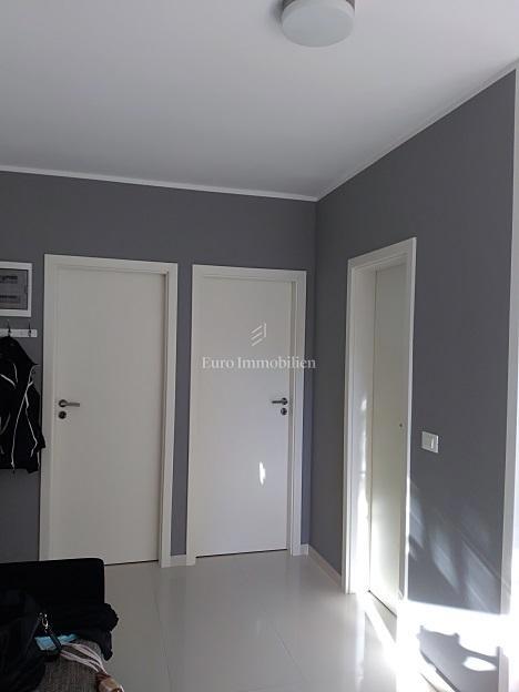 Mandre - apartma v pritličju, 2. vrsta do plaže