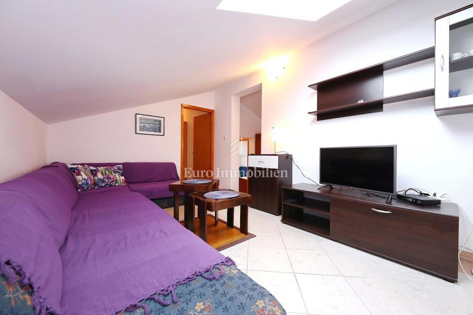 Pirovac - apartmajska hiša v bližini morja