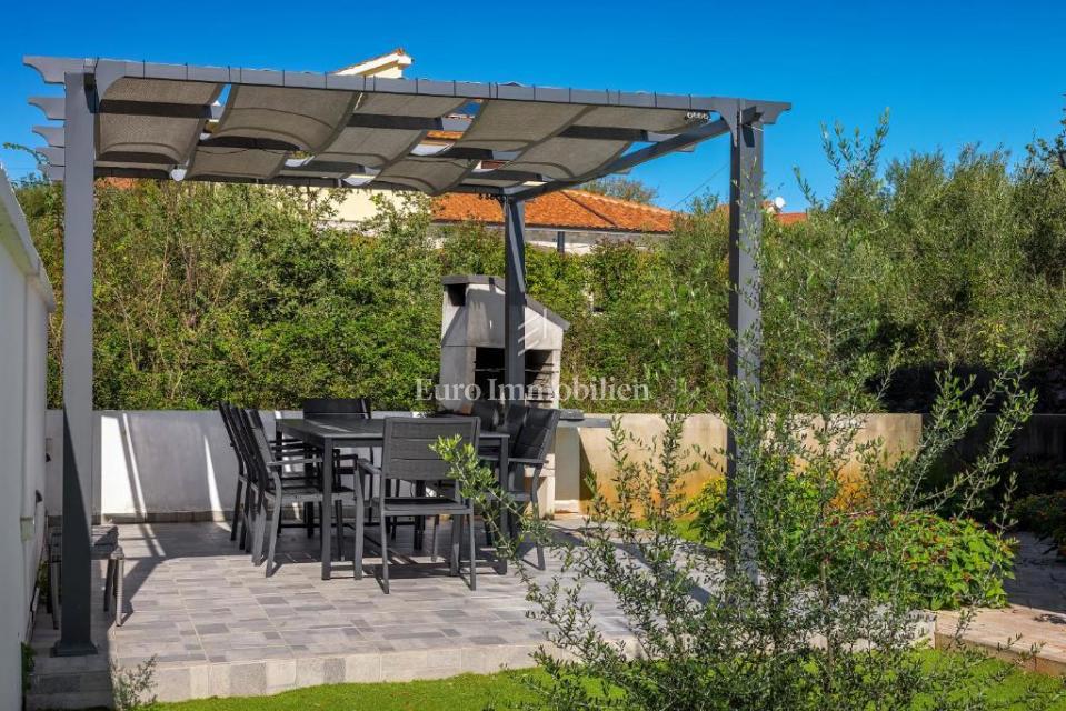Otok Krk - moderna samostojna hiša z bazenom