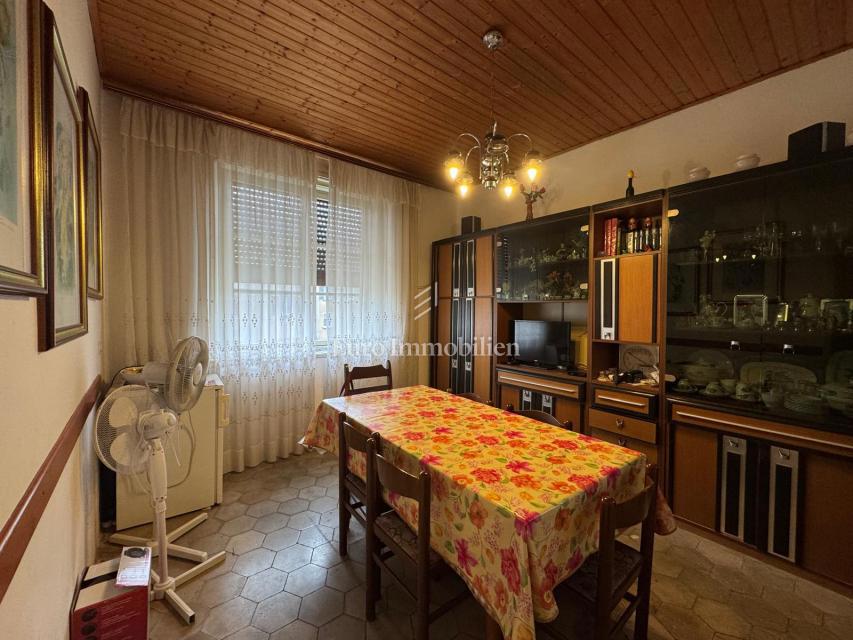 Labin - stanovanje za prenovo z garažo