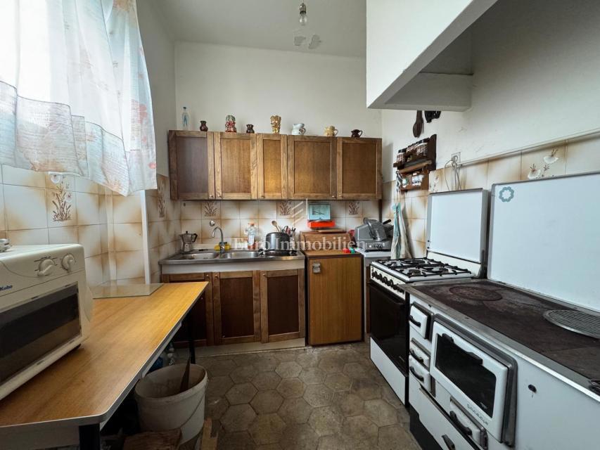 Labin - stanovanje za prenovo z garažo