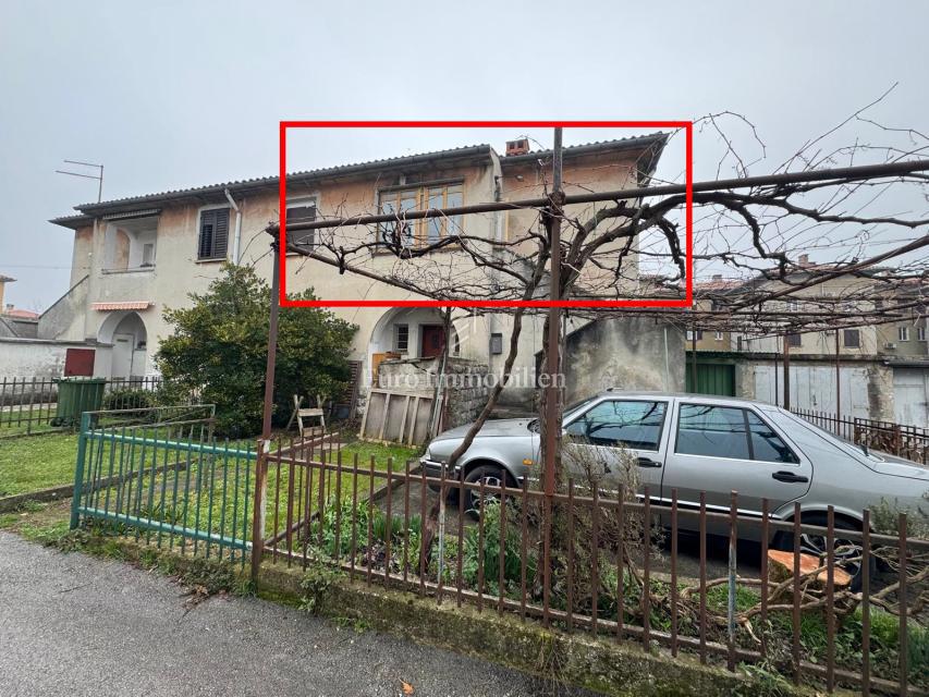 Labin - stanovanje za prenovo z garažo