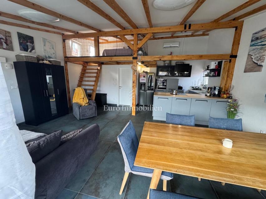 Tisno - apartma 20 m od morja