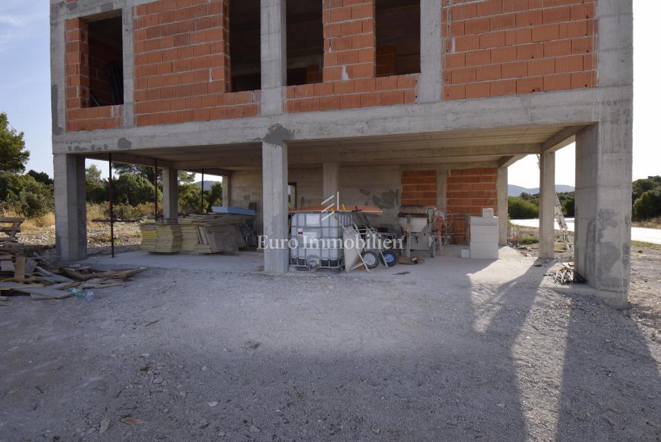 Brodarica - stanovanje v drugem nadstropju blizu plaže