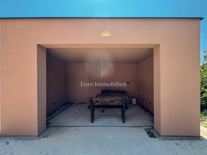 Labin - kamnita vila z bazenom