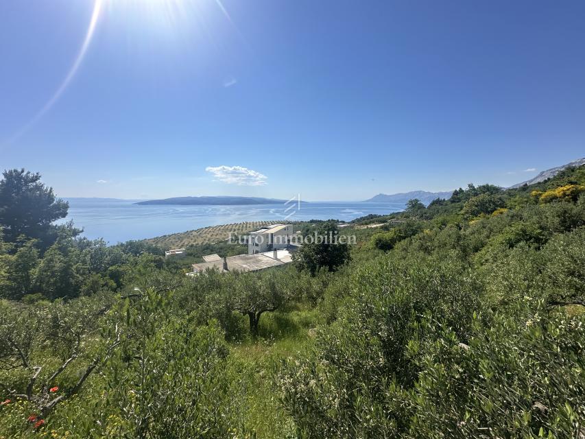 Makarska - gradbeno zemljišče s čudovitim razgledom