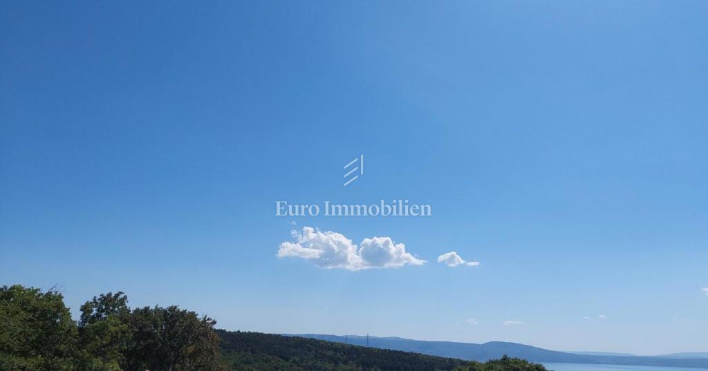 Gradbena Parcela v Zaledju Novega Vinodolskega