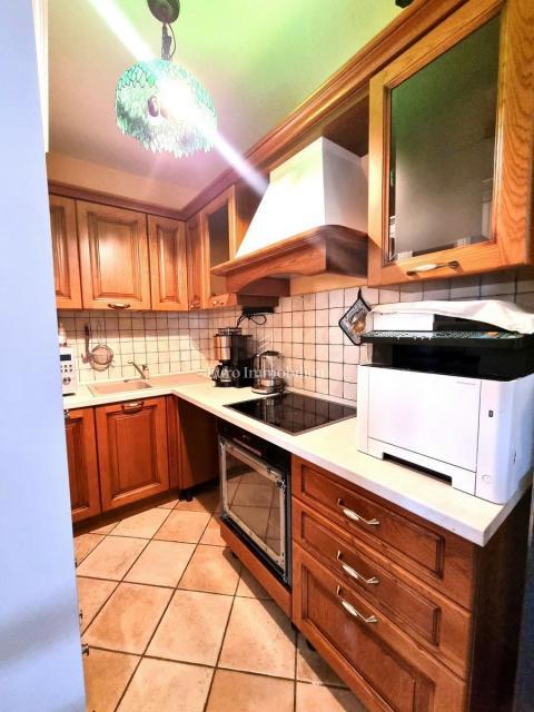 Kamnita hiša z bazenom in wellnessom pri Poreču