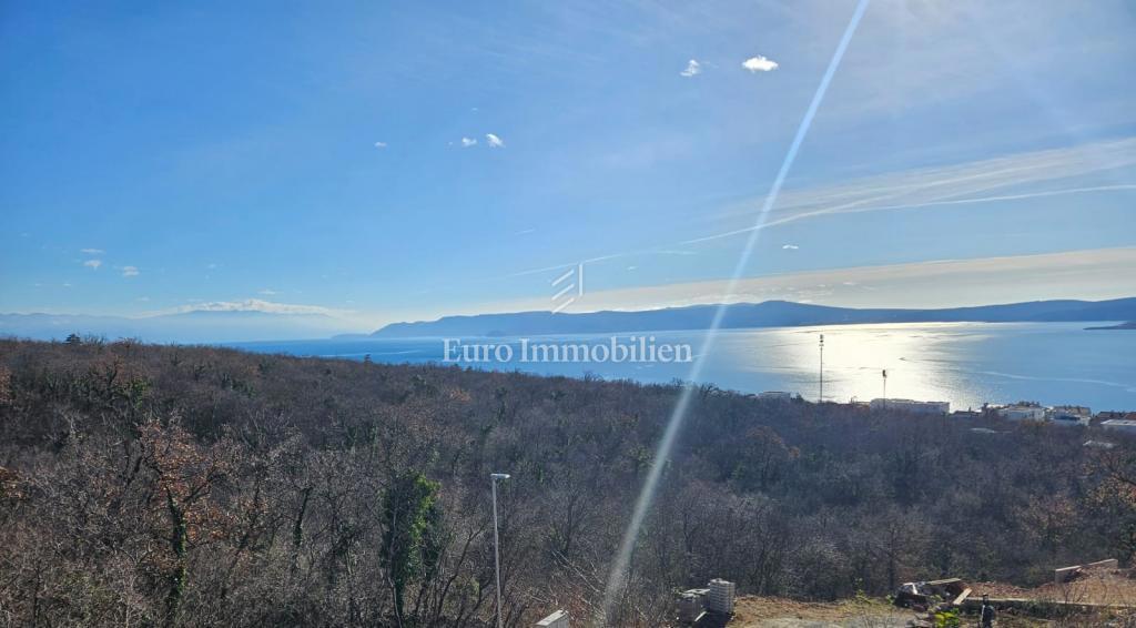 Crikvenica, zemljišče s panoramskim pogledom na morje