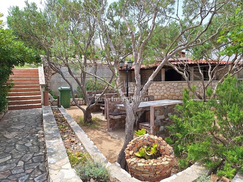 Dvosobno stanovanje v pritličju, mesto Pag