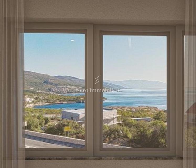 Prostorno dvoetažno stanovanje v novogradnji, Povile