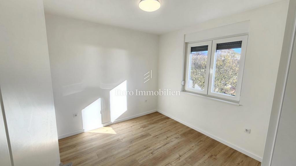 Novi Vinodolski, dvosobno stanovanje, 1. nadstropje