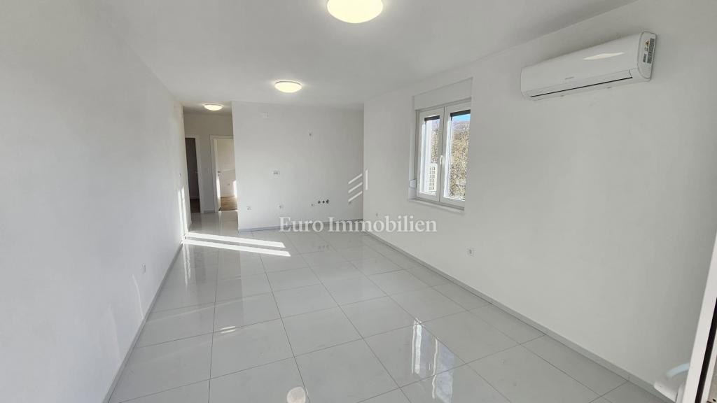 Novi Vinodolski, dvosobno stanovanje, 1. nadstropje