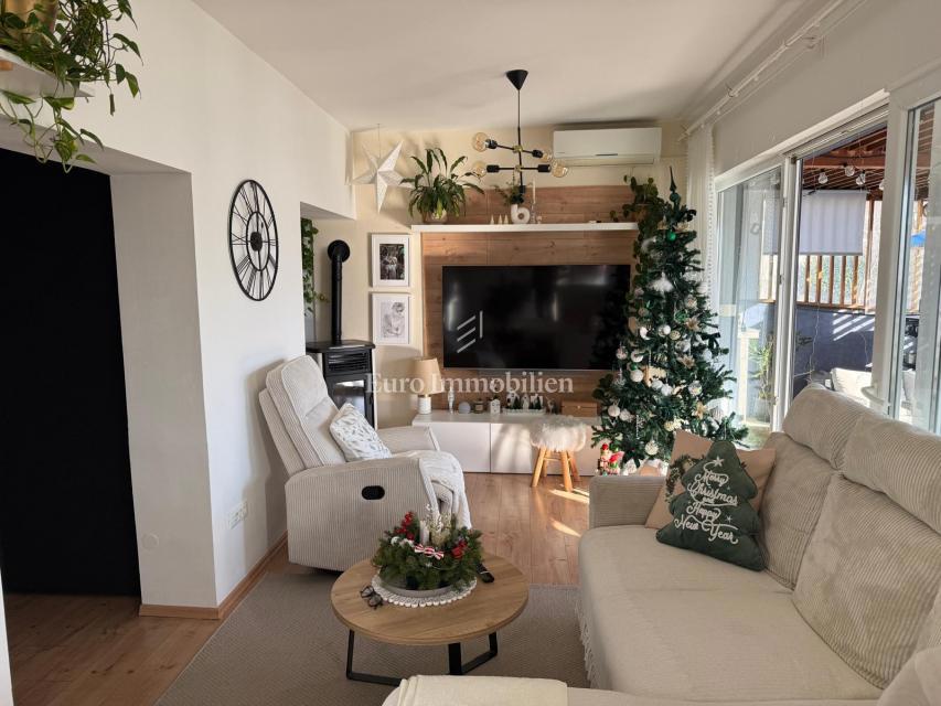 Drenova - Pritlično stanovanje z ločenim vhodom in zimskim vrtom