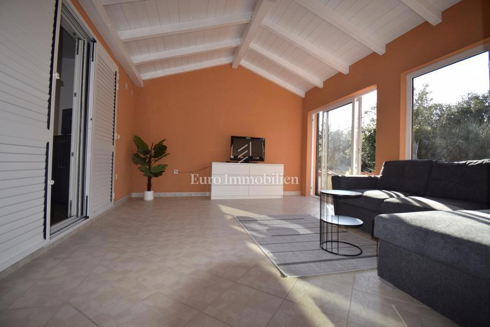 Apartma z vrtom, blizu morja - Jadrija