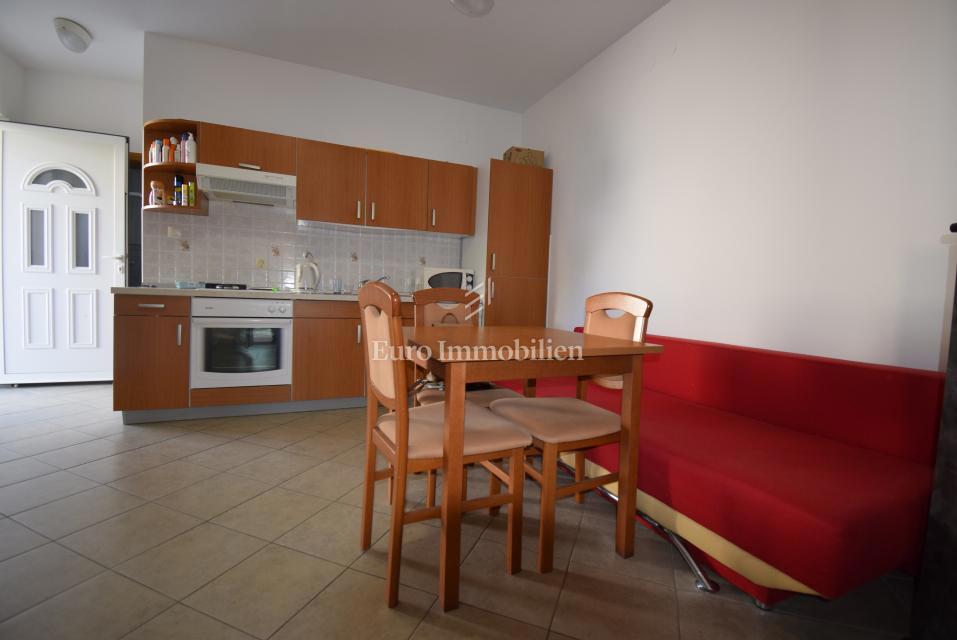 Apartma z vrtom, blizu morja - Jadrija