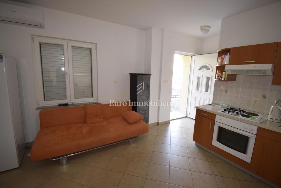 Apartma z vrtom, blizu morja - Jadrija