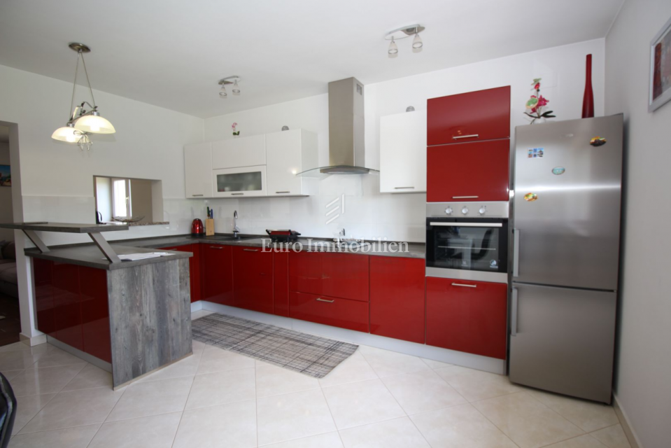 Labin - Družinska hiša s prostornim vrtom