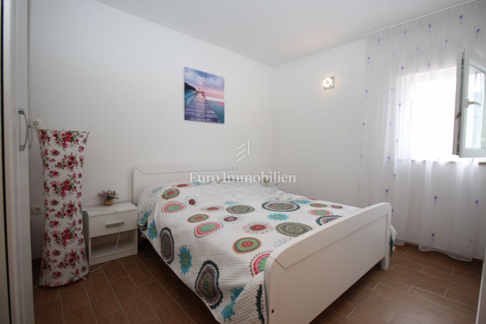 Labin - Družinska hiša s prostornim vrtom