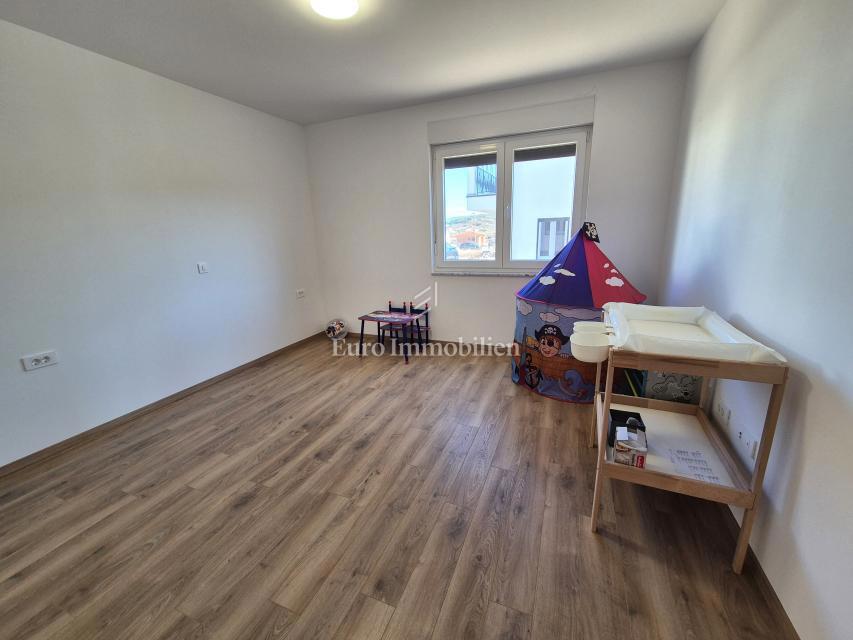 Vrbnik - Samostojna hiša s pogledom na morje!