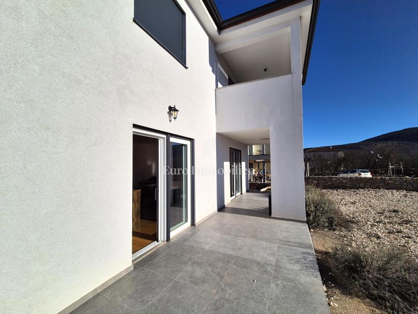 Vrbnik - Samostojna hiša s pogledom na morje!