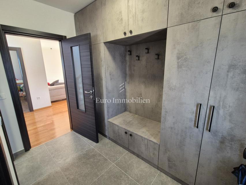 Vrbnik - Samostojna hiša s pogledom na morje!