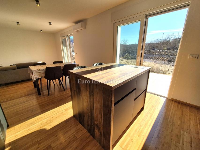 Vrbnik - Samostojna hiša s pogledom na morje!