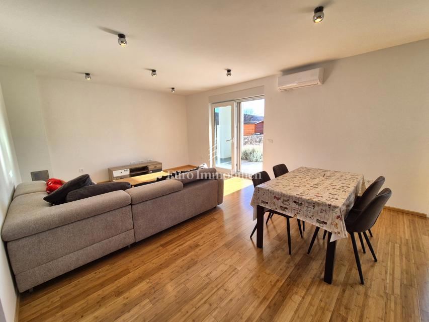 Vrbnik - Samostojna hiša s pogledom na morje!