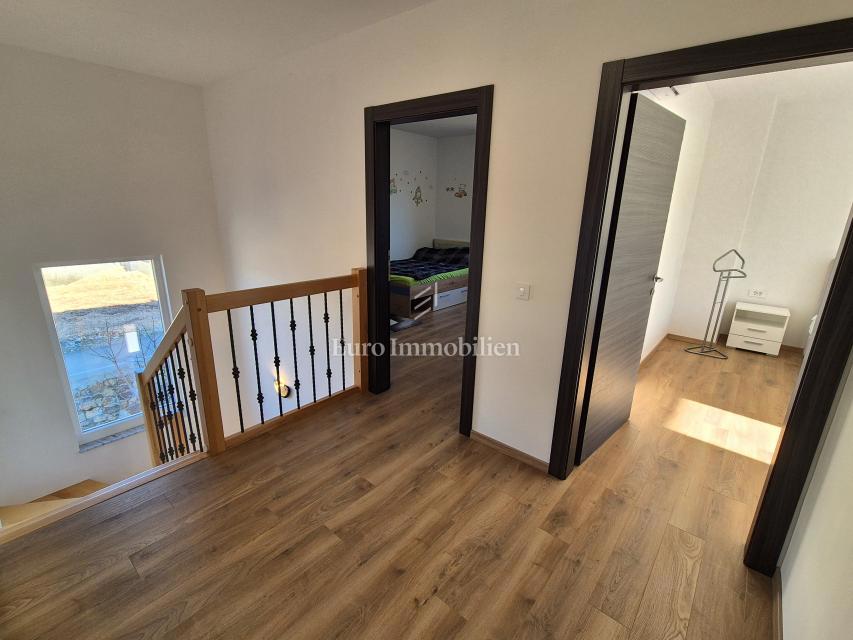 Vrbnik - Samostojna hiša s pogledom na morje!