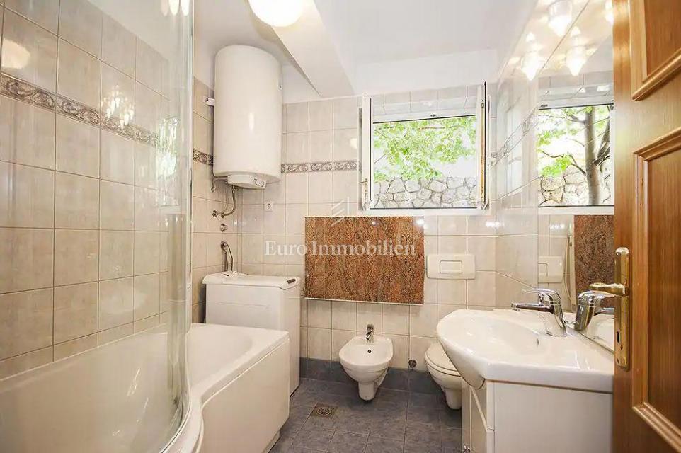 Novi Vinodolski hiša z bazenom