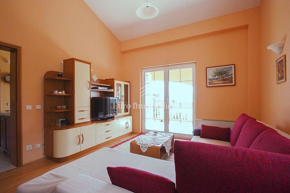 Novi Vinodolski hiša z bazenom