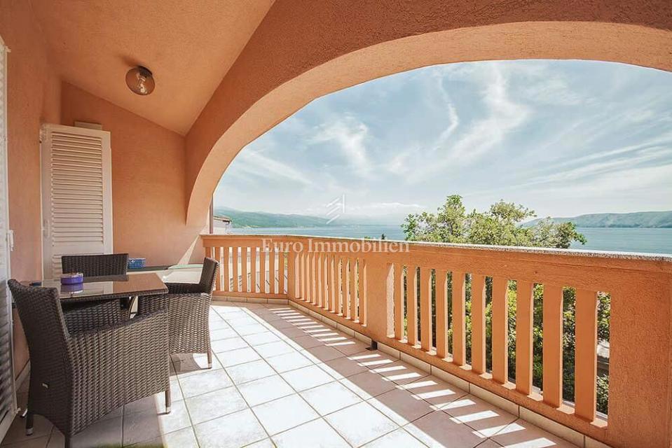 Novi Vinodolski hiša z bazenom