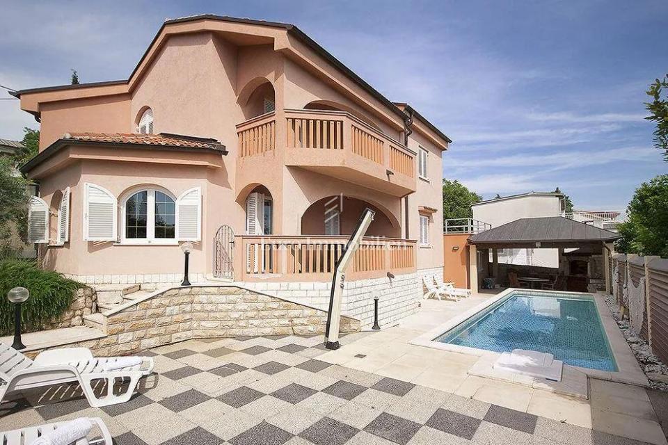 Novi Vinodolski hiša z bazenom