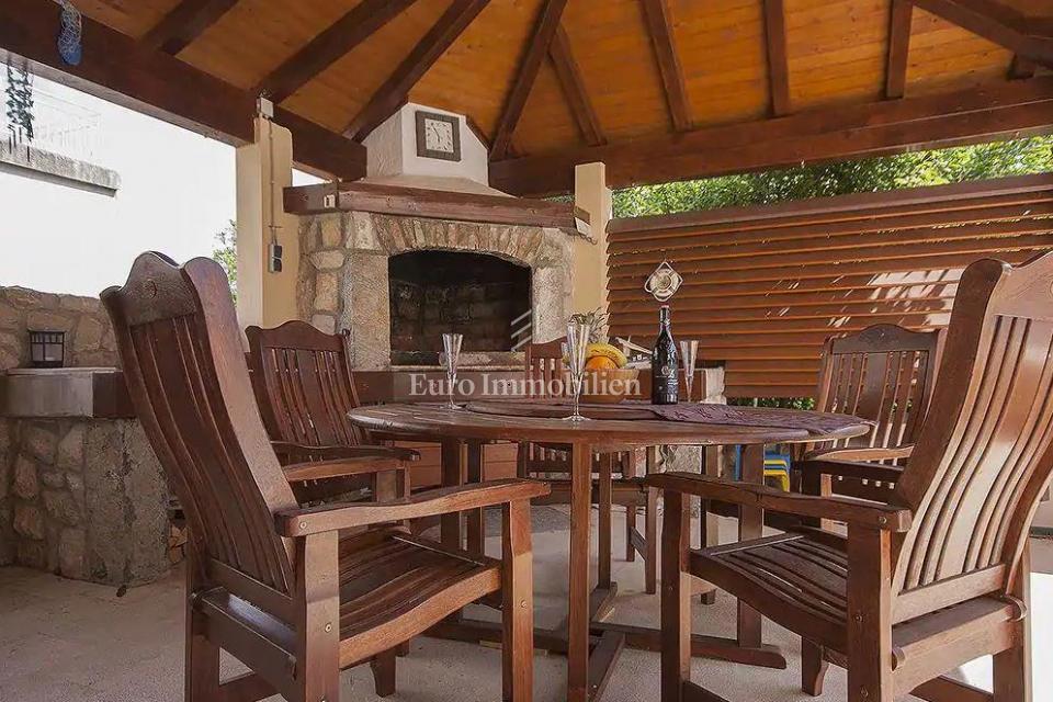 Novi Vinodolski hiša z bazenom